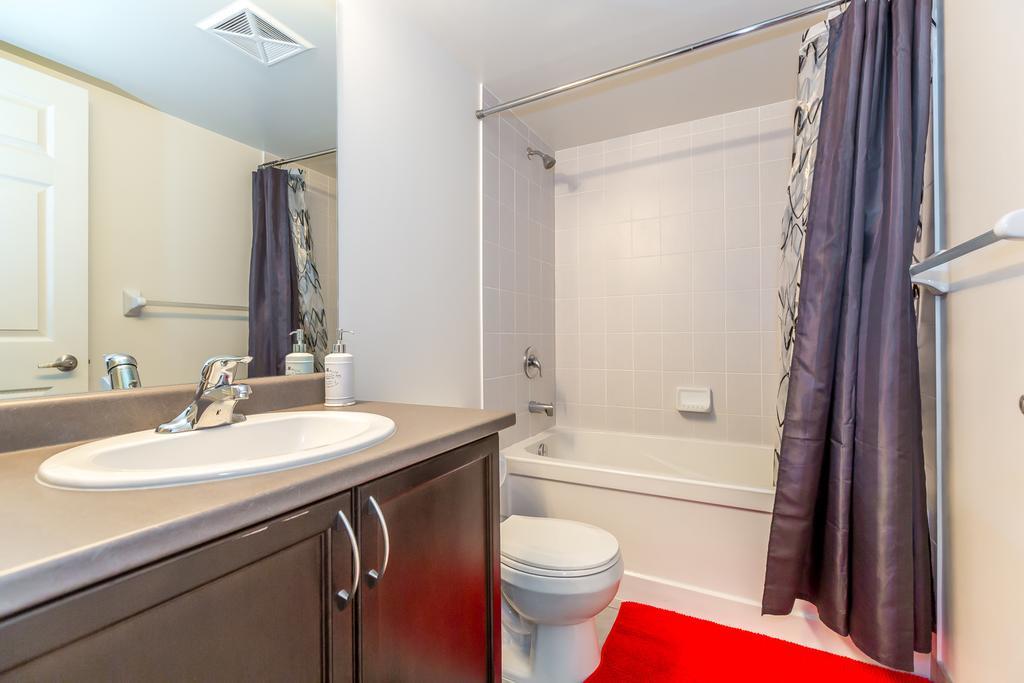 Napa Furnished Suites At Cn Tower & Maple Leaf Square Toronto Room photo
