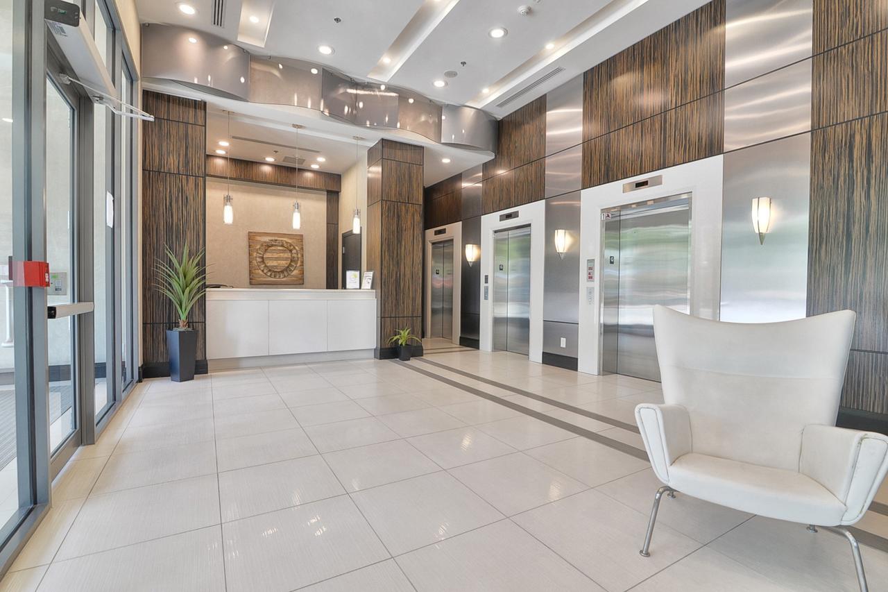 Napa Furnished Suites At Cn Tower & Maple Leaf Square Toronto Exterior photo