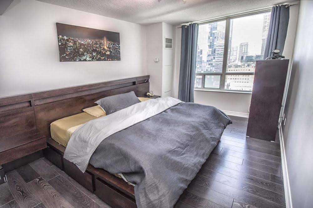 Napa Furnished Suites At Cn Tower & Maple Leaf Square Toronto Exterior photo